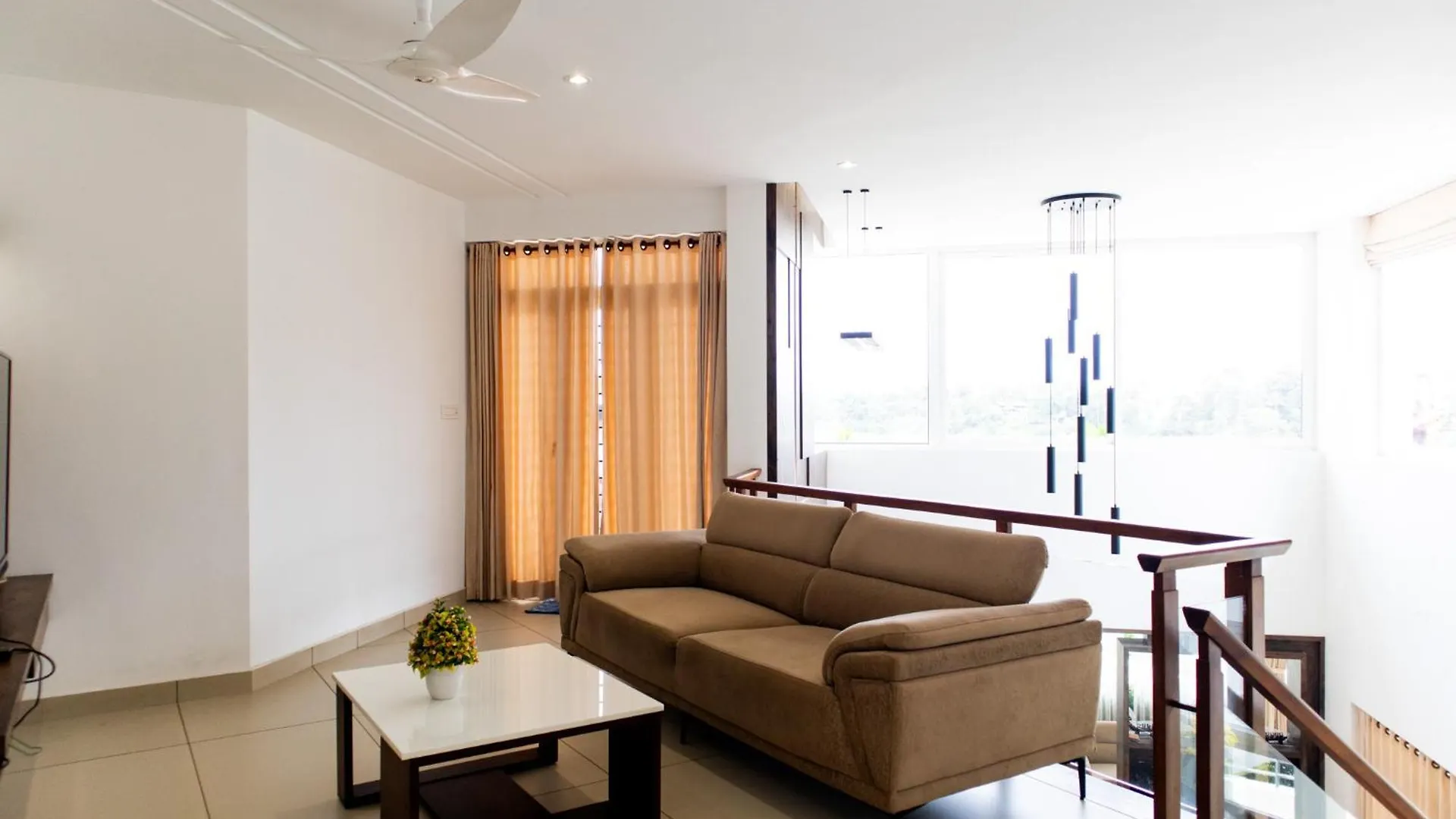 Rosy Villa - Riverside Stay With Pool & View Alwaye