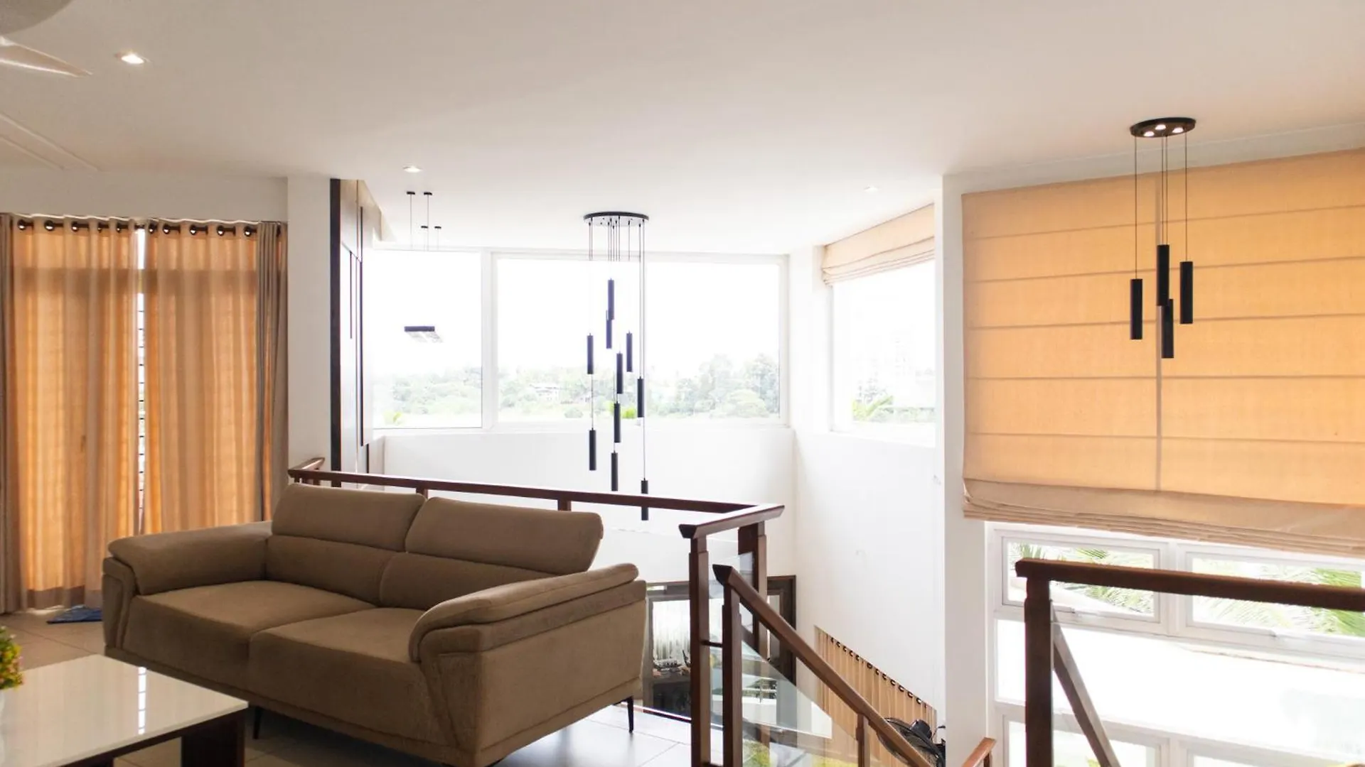 Rosy Villa - Riverside Stay With Pool & View Alwaye